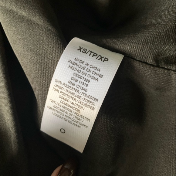 DYNAMITE | Cropped Sequin Blazer - Picture 6 of 6